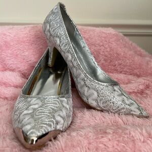 Elegant Silver Lace Women's Shoes